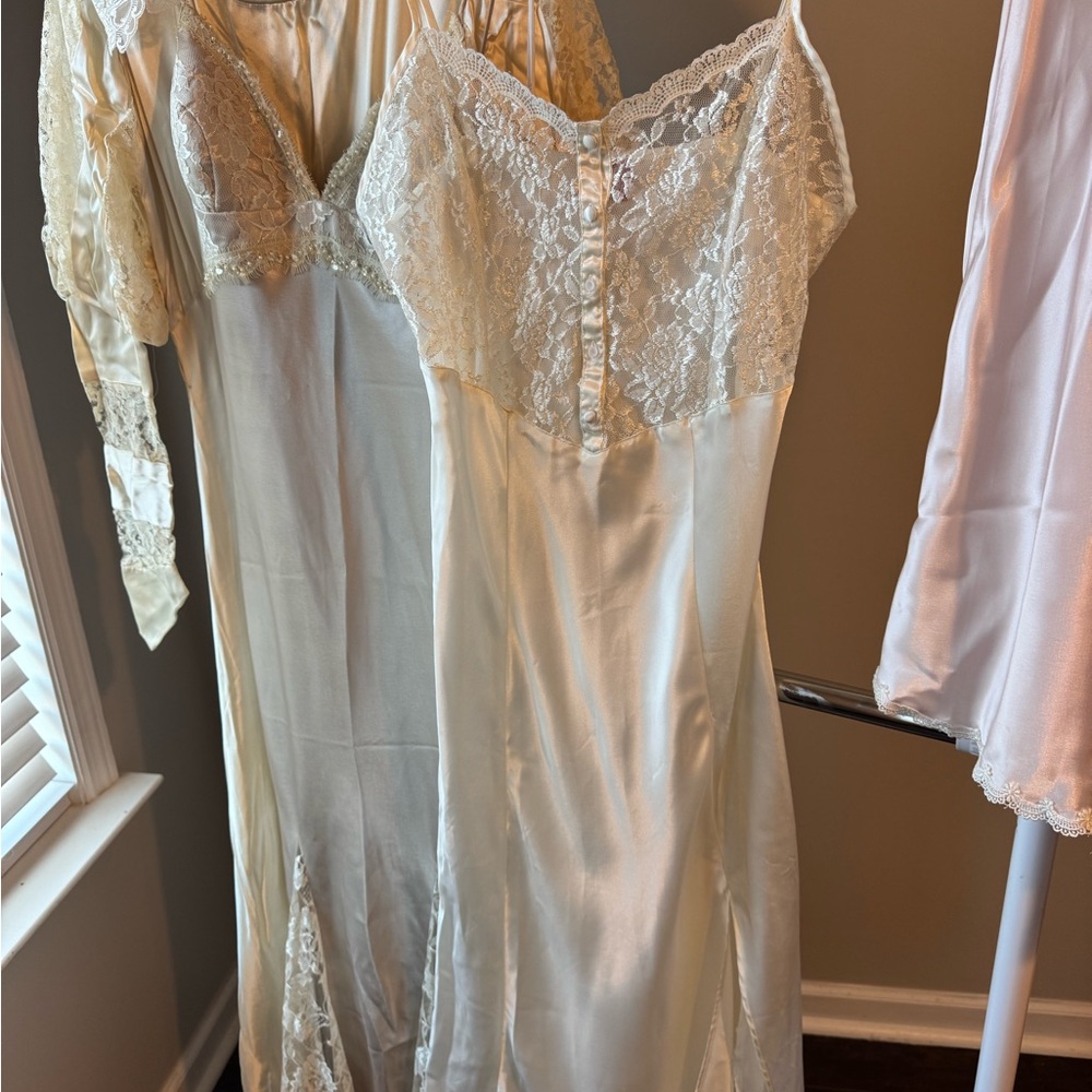 Oleg Cassini Cream Lace Satin Chemise